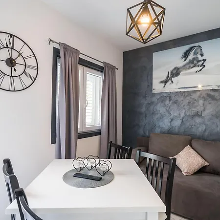 Apartament Mata Family