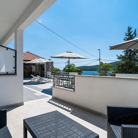 Mata Family Apartament Molunat