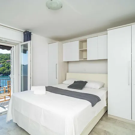 Mata Family * Molunat