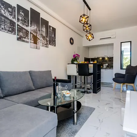 Mata Family * Molunat