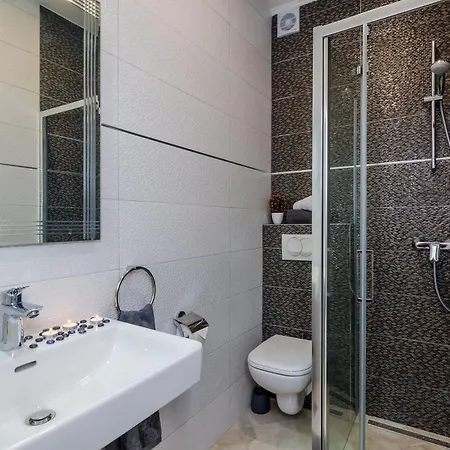 Mata Family * Molunat