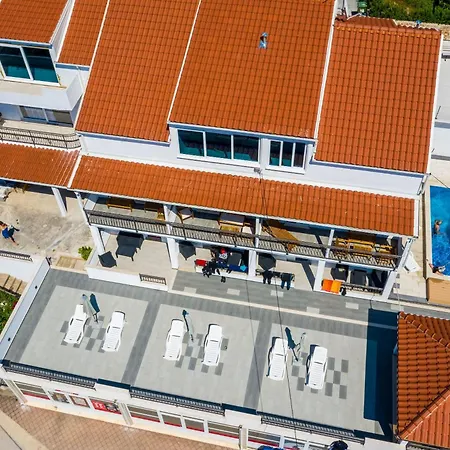 Mata Family * Molunat